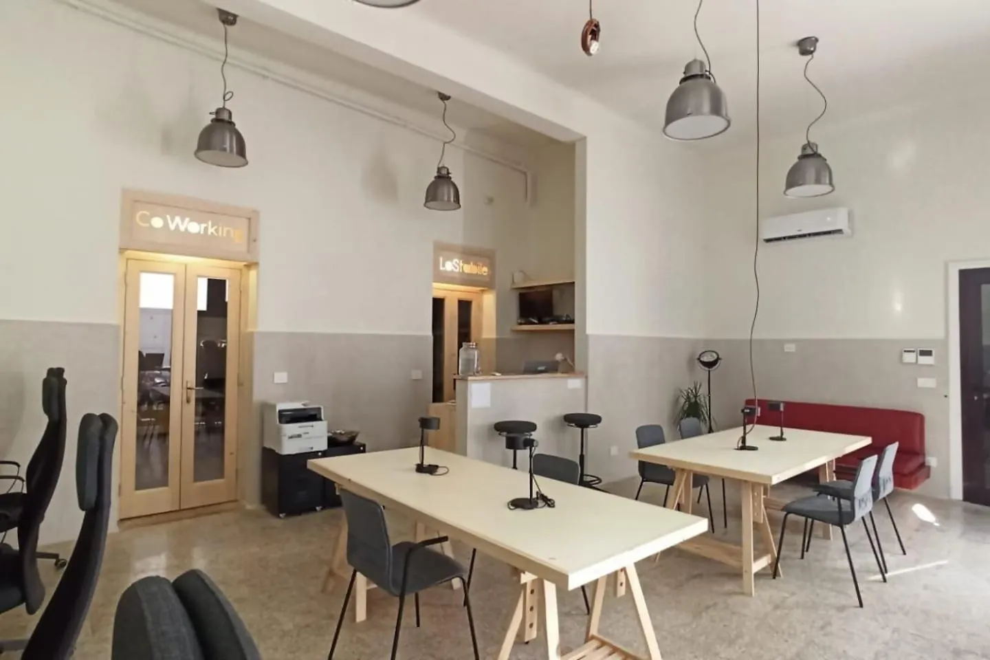 Lostabile Guesthouse & Coworking Bari