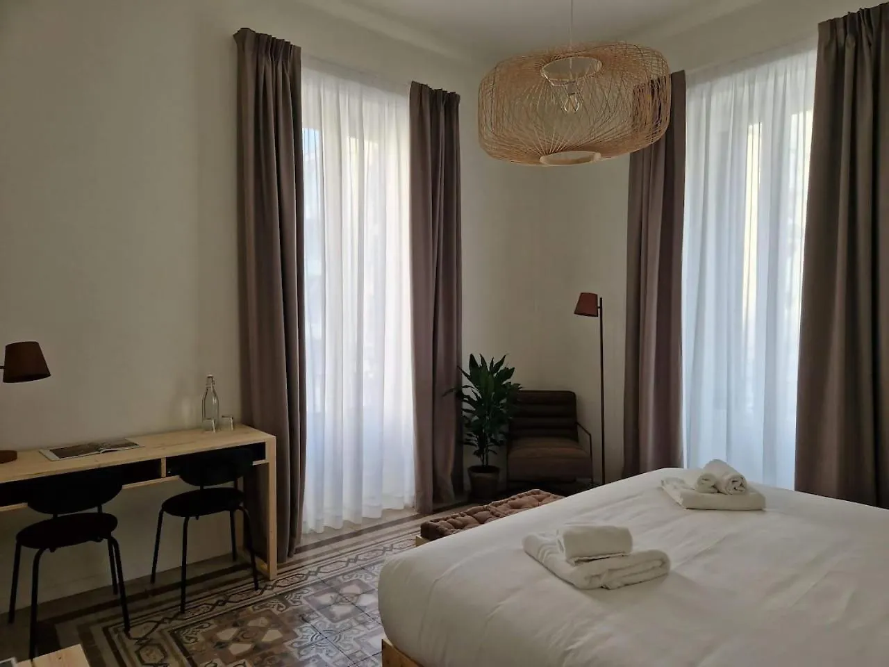 Lostabile Guesthouse & Coworking Bari 0*,