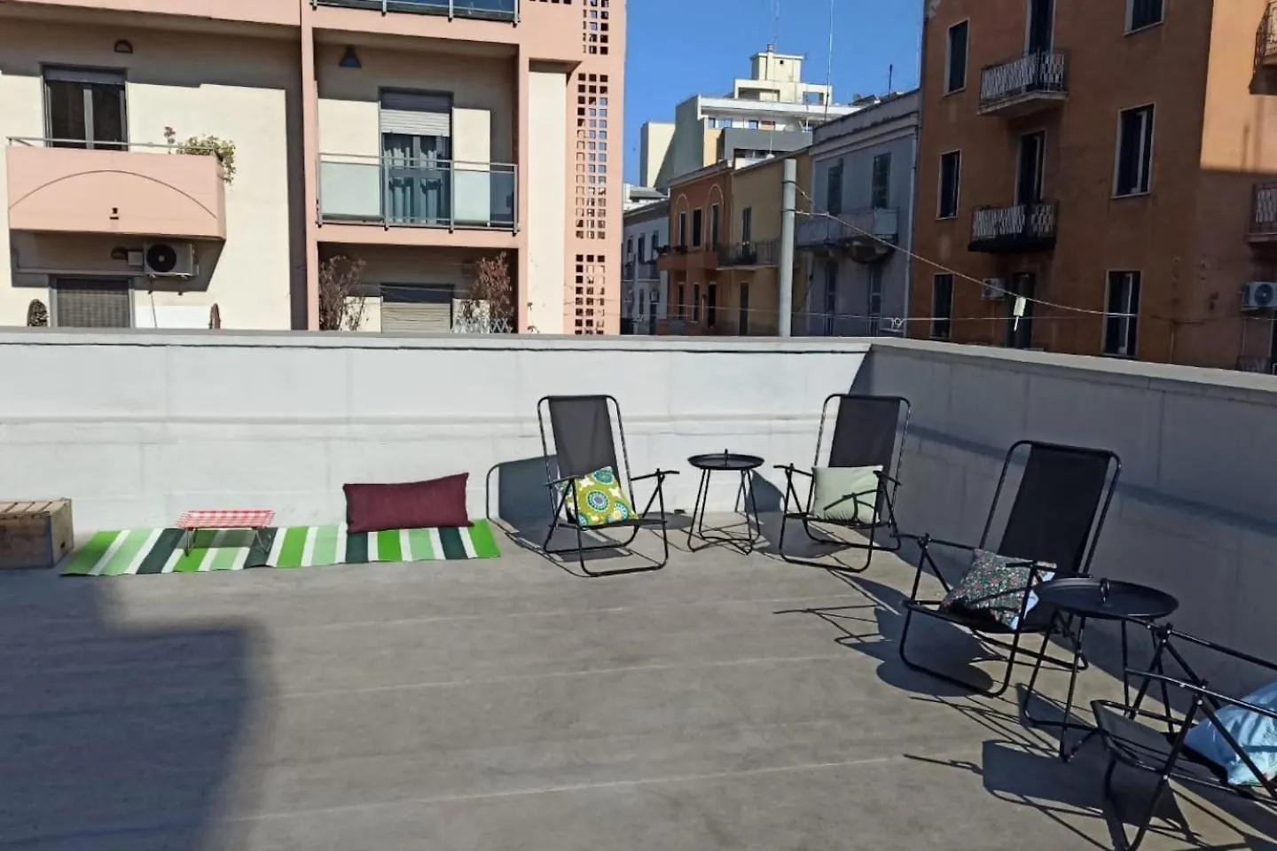 Lostabile Guesthouse & Coworking Bari Pensión