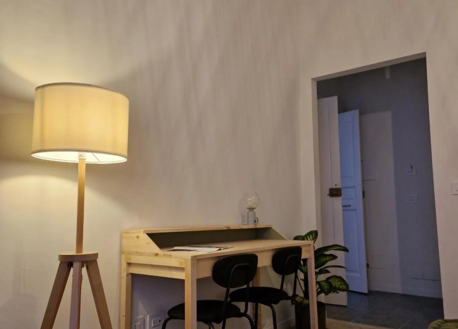 Lostabile Guesthouse & Coworking Bari Pensión